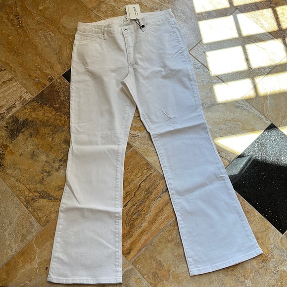 Special A NWT no flaws bright white denim with light ripping - Picture 1 of 12